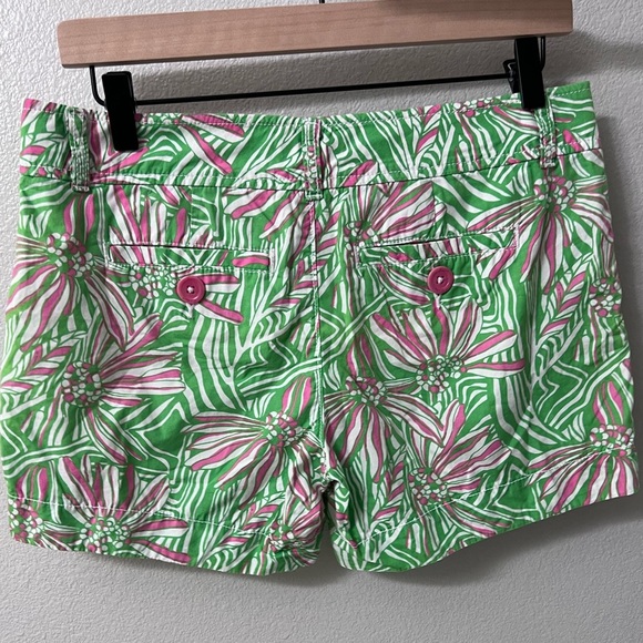 Lilly Pulitzer Callahan Green Bean Walsh shorts size 2 - Picture 4 of 8
